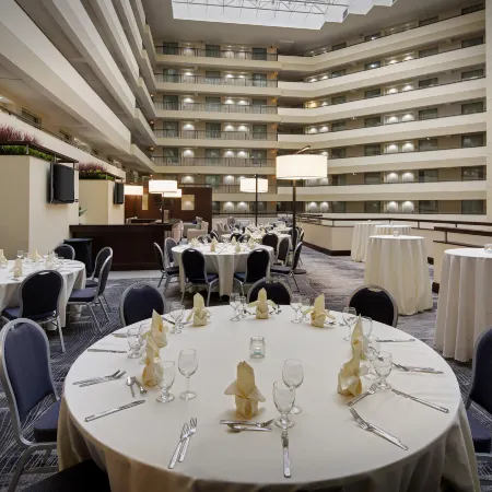 Embassy Suites by Hilton Detroit Troy Auburn Hills