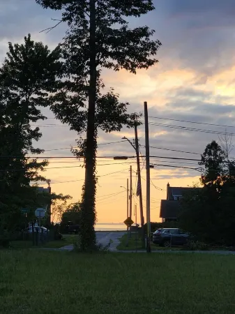 Charming 2-bedroom house in Sylvan Beach