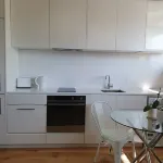 1 BR unit with leafy outlook & dedicated workspace Hotels in Glebe