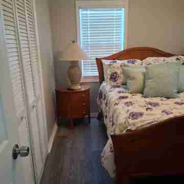 ABM Southern Vacation Rental 3-bedroom house in marvelous Savannah with WiFi Rooms