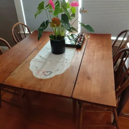 Inviting 2-bedroom, 1-bathroom house with large backyard and WiFi in Corvallis