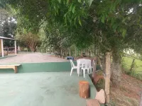 Country house, farm with swimming pool, barbecue, quiet place for family business