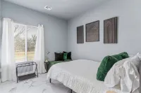 Modern Masterpiece in Downtown Tulsa-Sleeps 6