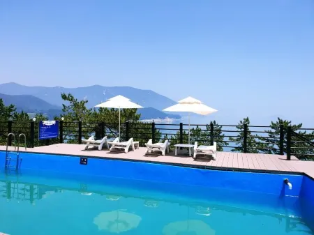 Goheung Suwan Pension Отели в г. Кохын