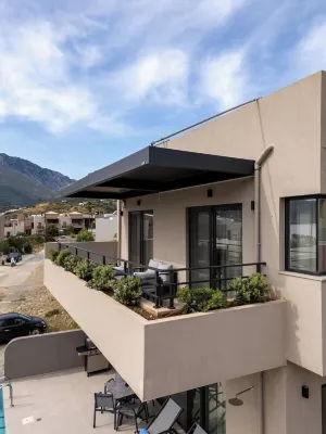 New Modern Villa with Private Pool, 100m from the Beach in South Crete