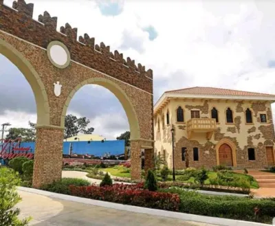 Cozy, lovely with breath-taking view, Cool breeze 鄰近Adventist University of the Philippines Academy的酒店