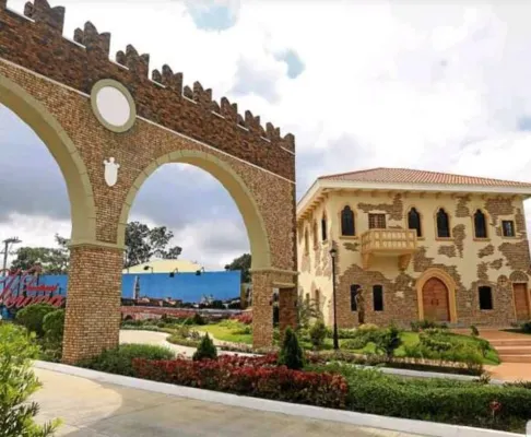 Cozy, lovely with breath-taking view, Cool breeze