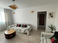 Charming 1-bedroom apartment in welcoming Tecuci with WiFi, AC Hotels in 