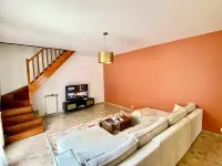 Superbe Maison à 2 Minutes du Métro