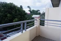 Cozy, Safe, and Secure Two-Bedroom Apartment Unit Pogo Bagy rd附近的飯店