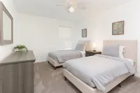 Newly Remodeled House in a Quiet Neighborhood. Hotels in Leon Valley