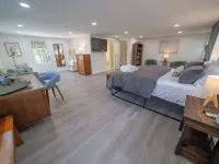 Spacious 4BR House near VT and Downtown w/ Gazebo Hotels near Walmart Supercenter