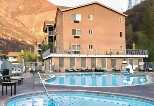 3. 요세미티 뷰 로..