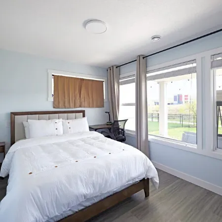 3-Beds (Sleeps 6), 2-Baths, Full Kitchen+PrivateEntrance, Ravine View