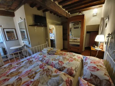 Vacation in Borgo, in the hills 2 steps from the Sea!