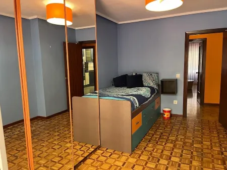 Large apartment with terrace, ideal for families or groups. Park next door.