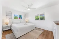 Magnificent Tropical House w/ Heated Pool near the Beach- Gorgeous Backyard- 3/2
