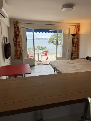 Studio terrace, beach access, sea view, near Monaco, greenery, quiet, 1900 villas Các khách sạn gần Marquet Beach