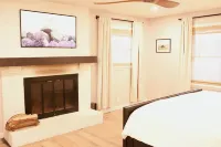 Cozy Home Near Bourbon Trail, & KY Derby, Large Covered Patio, Fenced Backyard