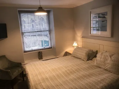 Grade II listed cottage in the heart of Bovey Tracey with parking & garden Oakmoor Touring Park (Adult only - Book direct for best prices )附近的飯店