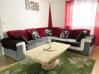 Westfield Gardens Apartment - 3 Bedrooms