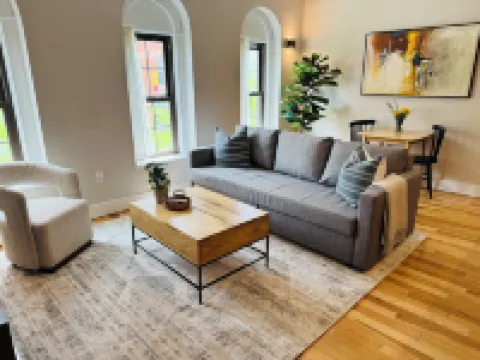 Modern One Bedroom Apartment in the Heart of Downtown Ann Arbor