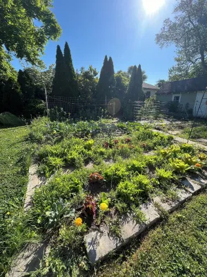 Charming 2-bedroom house in Atlantic Highlands close to beach, WiFi, AC. Hotels in Atlantic Highlands