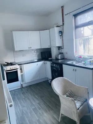 Beautiful portable single room in an apartment Hotels in Bury