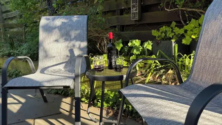 Self contained apartment in idyllic English village. Quiet and peaceful.