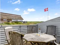 "Nils" - 2.3km from the Sea