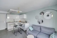 Appartement de Standing, Parking Privé, à Deux pas de la Mer!