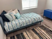 3-bedroom house with AC near Bidwell Park-Great Location!