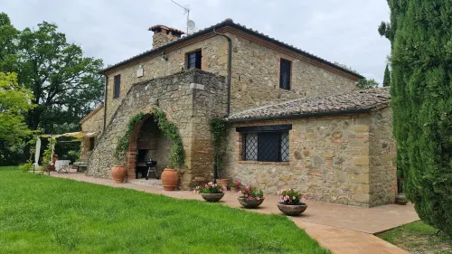 Podere Colombaio - Verbena chalet in historical Podere in Val d'Orcia Hotels in Radicofani