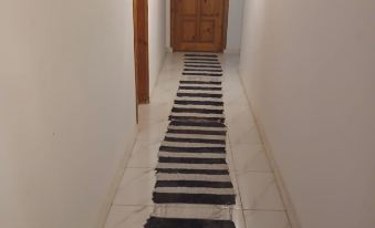 3-Bed Apartment with Sea View Sleeps 6