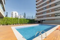 Penthouse with Private Terrace & Pool Access Hotel a Cornellà de Llobregat