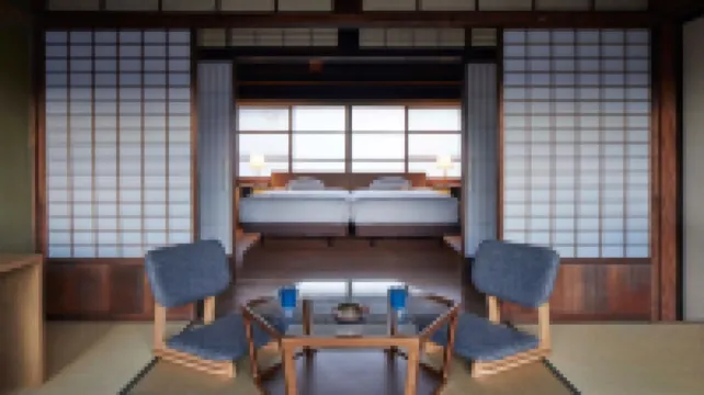 นิพ่อนเนีย ชิชิบู โมนเซนมาชิ