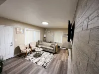 Modern Cozy Home In Miami, Fl with game room!