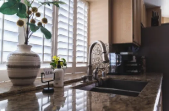 The Diamond in Quartz Hill/ Lancaster