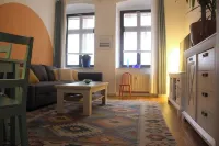 Quiet & cozy apartment in Südstadt, close to the train station & free parking
