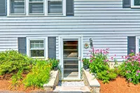 Quaint and Convenient! Cape Cod Apt Near Canal