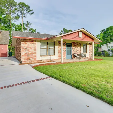 Charming Bluffton Vacation Home w/ Yard!