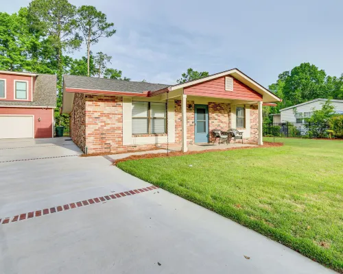 Charming Bluffton Vacation Home w/ Yard! Hotels in Bluffton
