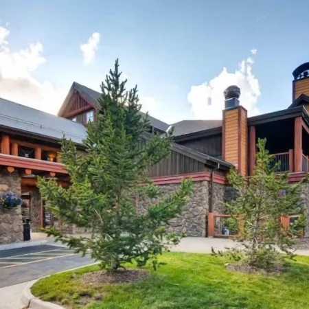 Breckenridge Bluesky 2 Bedroom Ski in, Ski Out Condo