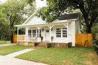 Spacious Haven with Fenced Yard and Comforts - Stunning Retreat