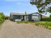 "Varma" - 25m from the Sea - Homestays