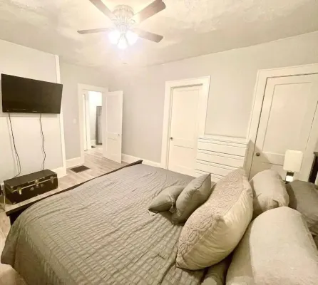 Beautiful 1B/1B in Southwest Atlanta.