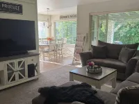 Centrally Located in Hamilton, the Heart of the Bitterroot Valley.  No Pet Fee! Hotels in Hamilton