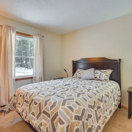 1 Mi to Sugarbush Resort: Dog-friendly Home!