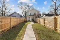 Delightful modern duplex apartment well located in welcoming South Broad Ripple Hotel a 