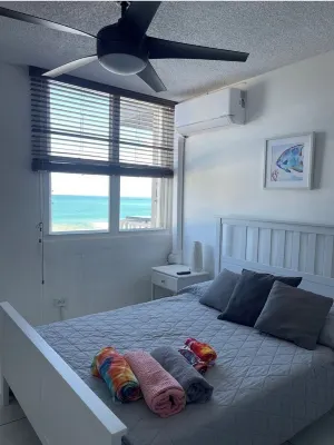 OCEANFRONT, COZY And GREAT VIEW, 2B/2B/1Pk Hotels near La Pared Beach